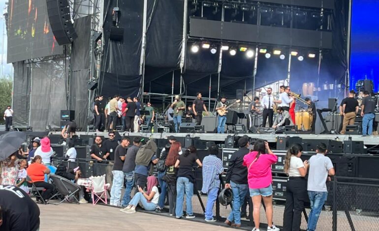  Llegan temprano por concierto de Jorge Medina y Josi Cuen