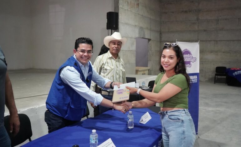 Entrega Estado más de 550 mil pesos en apoyos a emprendedores de Camargo