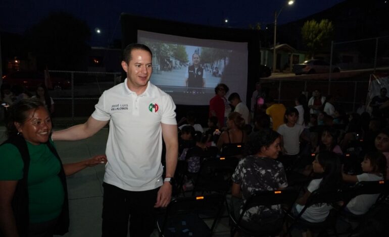  “Al Cine con Villalobos” reúne familias en colonias del sur de la capital