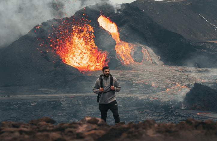  La erupción de un volcán era sinónimo de peligro hace 100 años. Hoy ha convertido a Islandia en un parque temático