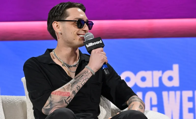  Peso Pluma recibirá el Premio Billboard Vanguardia en Miami; también cantará durante la ceremonia