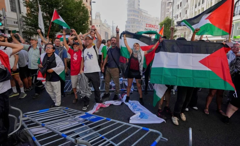  Ciclismo internacional arremete contra gobierno español por respaldo a protestas pro Palestina