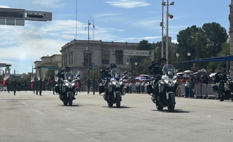  Participan más de 5,200 personas en el Desfile cívico militar; lo encabeza la Gobernadora