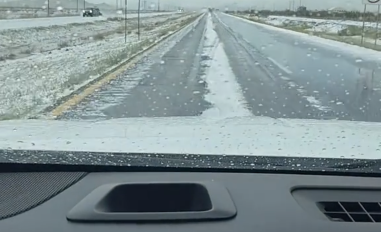 Granizo cubrió de blanco la carretera a Juárez