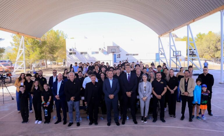  Asiste Alcalde a arranque de construcción de gimnasio en la URN