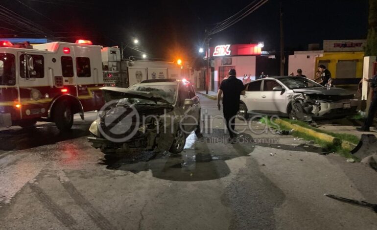 Omisión de alto provoca choque y conato de incendio en las Granjas
