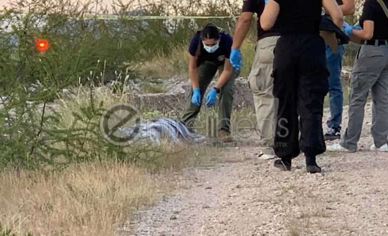  Hallan a hombre sin vida envuelto en cobija en Aquiles Serdán