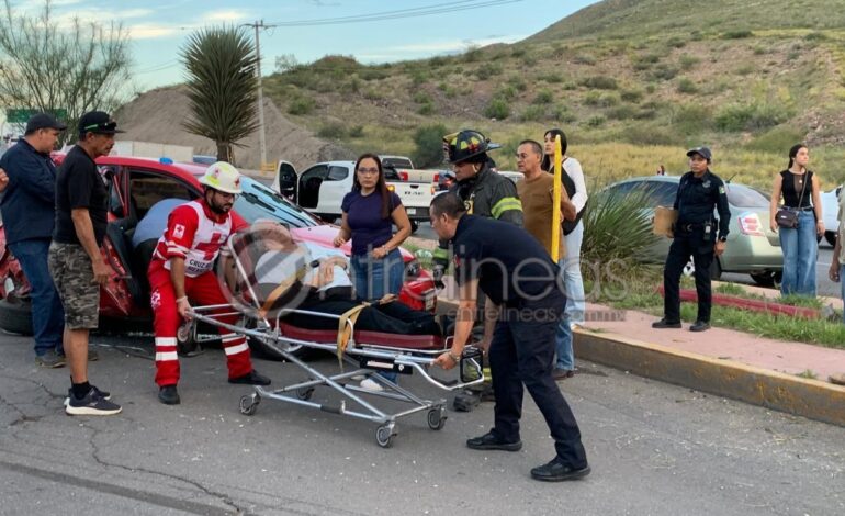  Aparatoso choque en el Periférico R. Almada deja tres lesionados