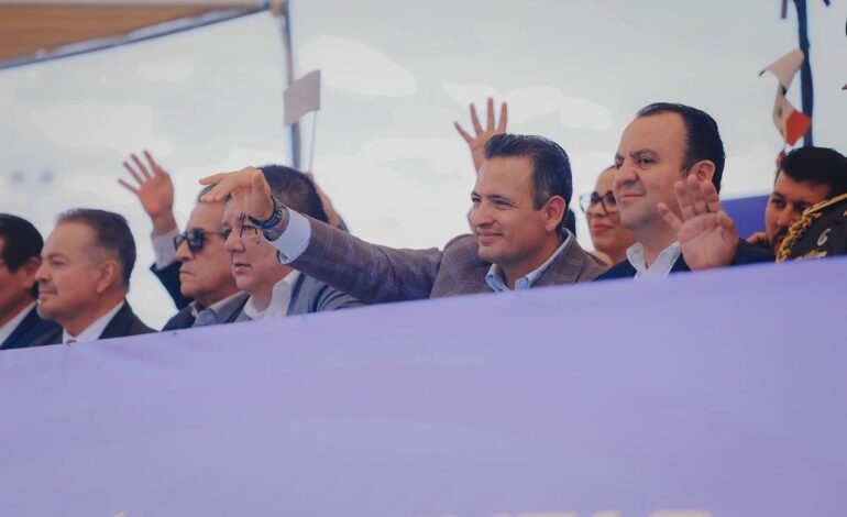 Participa alcalde Bonilla en desfile del 215 aniversario de la Independencia