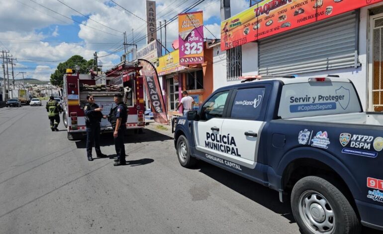  Sofocan incendio en establecimiento Pollo Rol de la colonia Allende