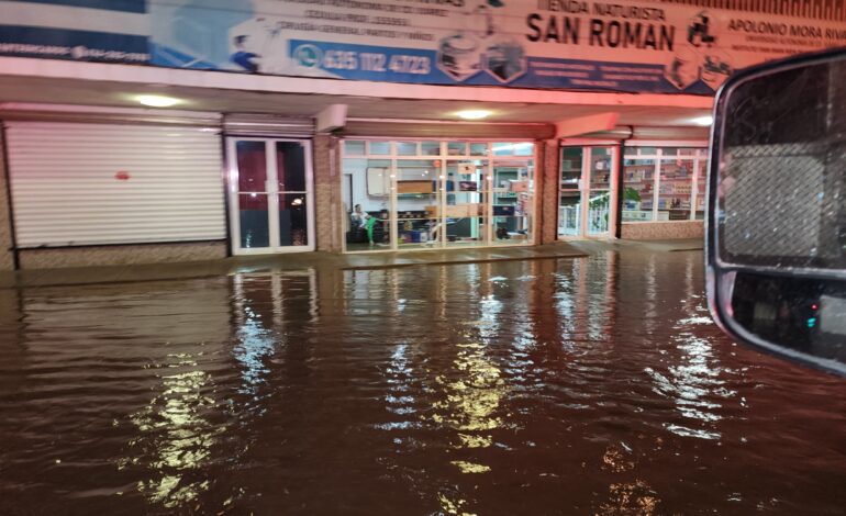 Mantienen vigilancia en zonas inundables en Cuauhtémoc