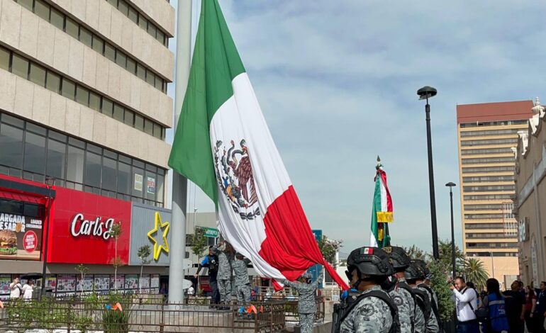  Realiza Guardia Nacional honores a la Bandera en la Plaza de Armas previo a noche de El Grito