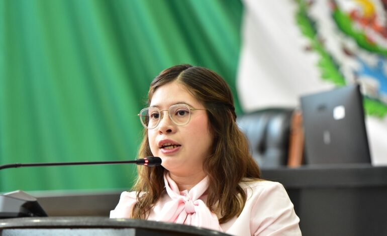  Diputada Argüelles busca salvar vidas con plazas comerciales cardioprotegidas