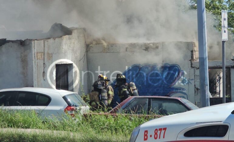  Sofocan incendio en colonia Granjas
