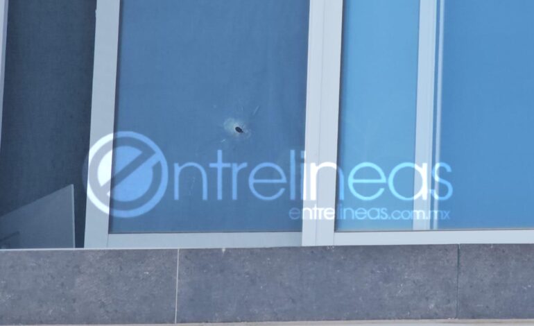  Balacera en fraccionamiento Provincia de Cantabria; daños en cuatro viviendas