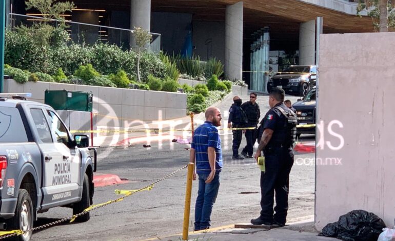  Joven que se lanzó de edificio tenía 17 años