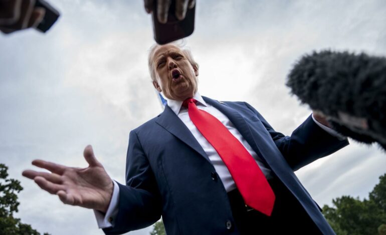  Trump demanda a The New York Times, cuatro reporteros y una editorial por 15 mil mdd