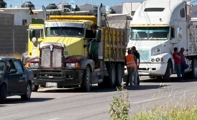  Muere de infarto fulminante chofer de tractocamión en colonia Punta Oriente