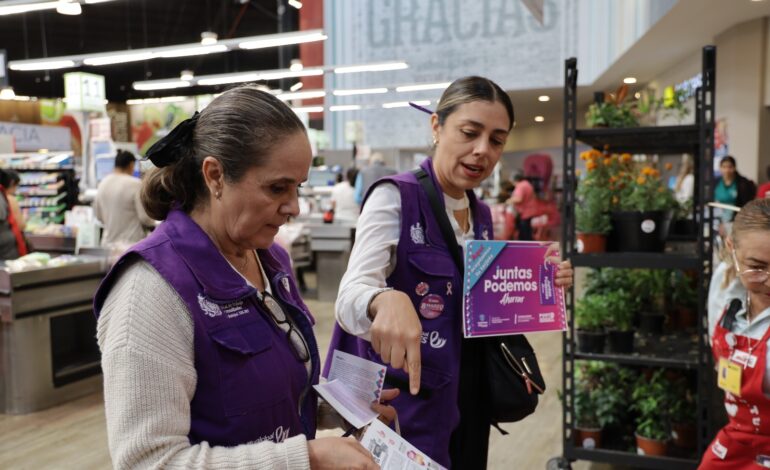  Entregan más de 400 tarjetas “Juntas Podemos Ahorrar” a colaboradoras de centro comercial