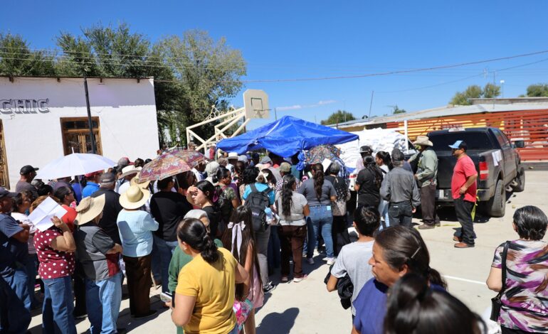  Lleva Estado apoyos alimentarios y campaña de vacunación a Delicias y Camargo