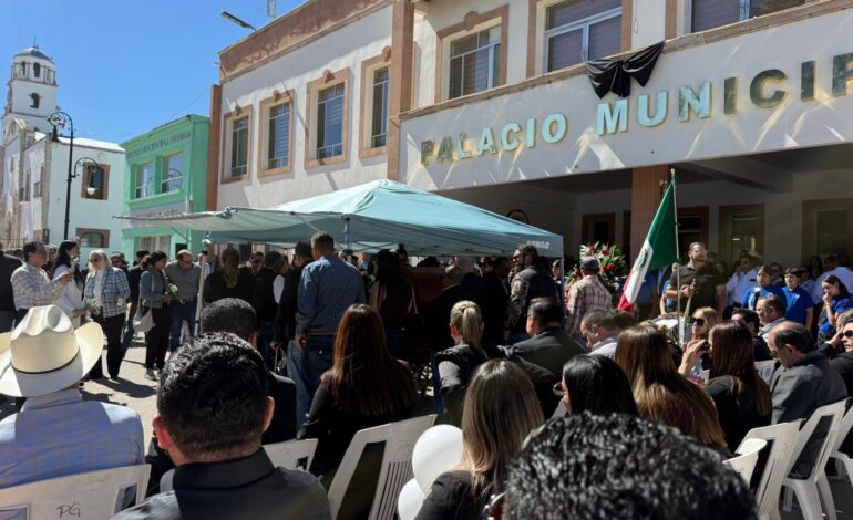 Homenajean al diputado Chacón en Presidencia Municipal de Guerrero