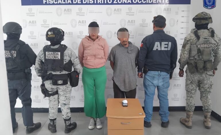 Detienen durante cateo en Cuauhtémoc a pareja en posesión de cristal