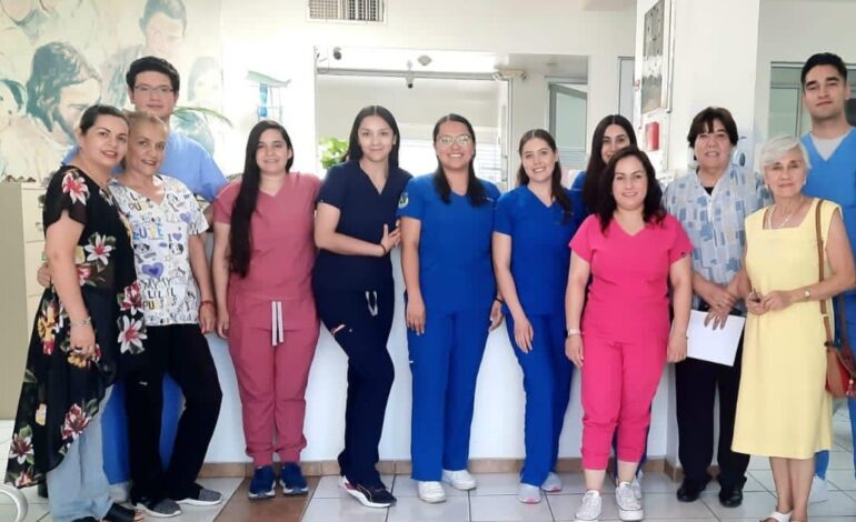 Lupita Borruel reconoce la labor y compromiso de los médicos en su día