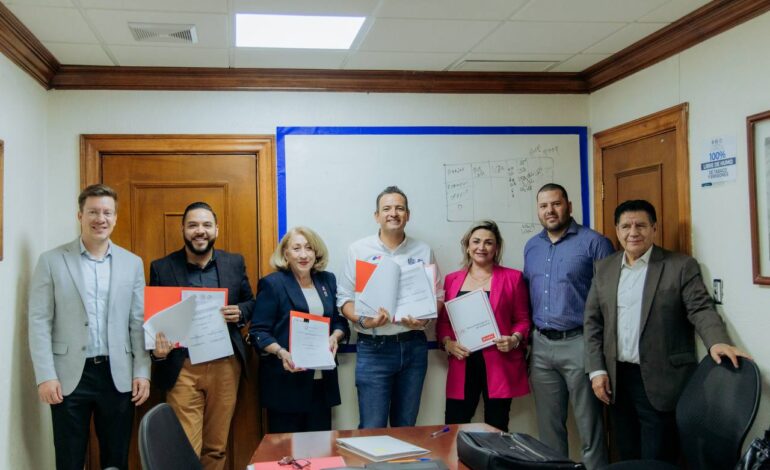 Firma alcalde Bonilla contrato de crédito con Scotiabank para construcción de Comandancia Oriente