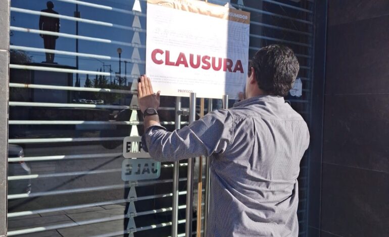  Profeco clausura establecimiento de “Grupo R10” por incumplimiento por ir normas