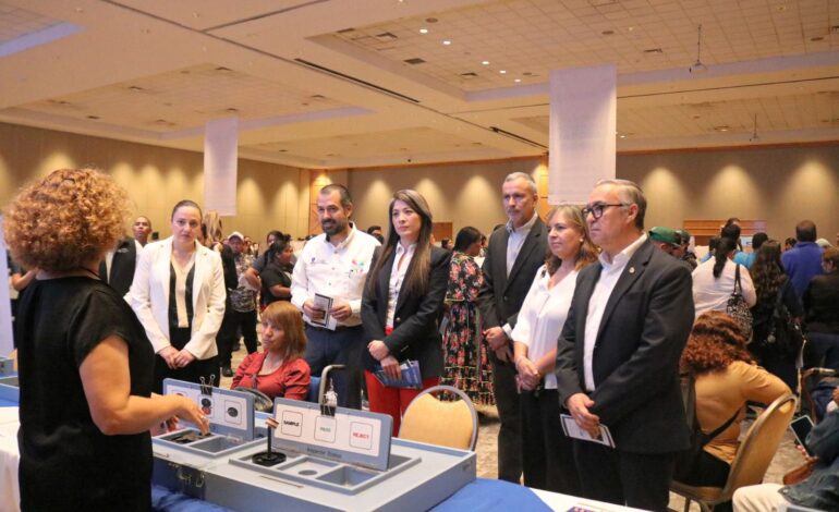 Acuden mil 400 personas a la Feria de Empleo de la Inclusión