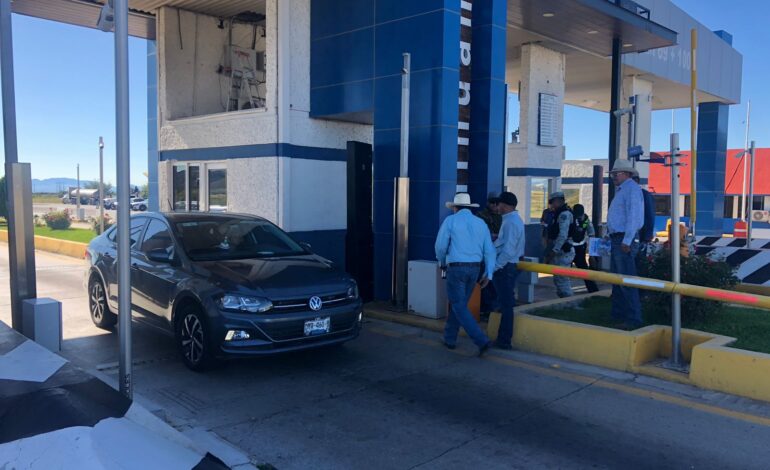 Productores agrícolas alistan toma de casetas, retoman paro nacional