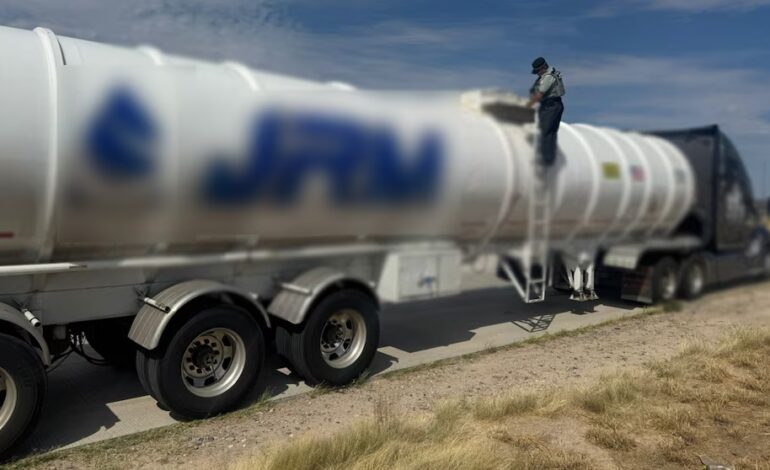  Aseguran tractocamión con más de 50 mil litros de hidrocarburo ilegal en Sonora