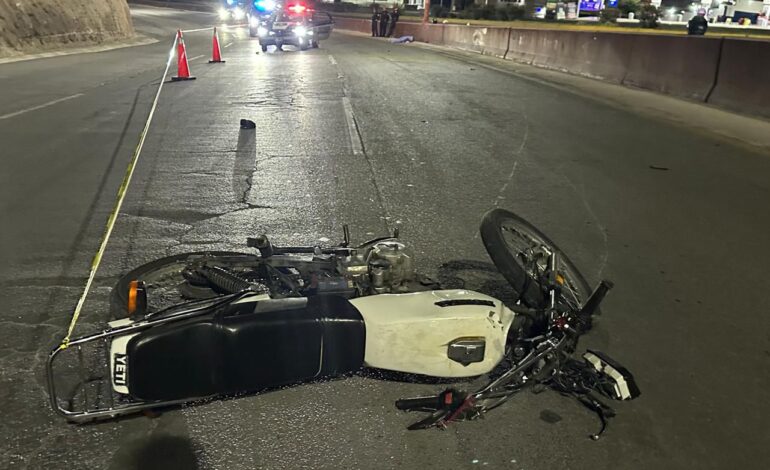  Muere motociclista tras impactarse contra muro sobre el periférico De la Juventud