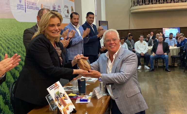  Reconocen nogaleros apoyo de Víctor Cruz Russek