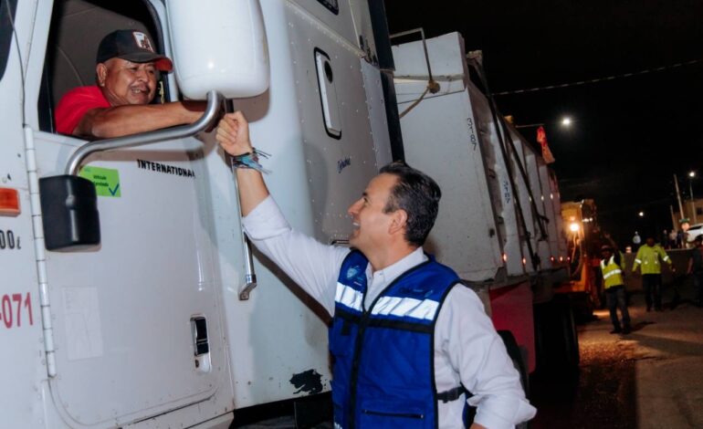  Supervisa Marco Bonilla labores de recarpeteo en la colonia San Felipe