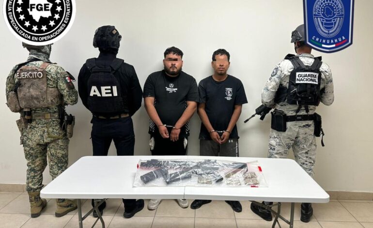 Arrestan en operativo conjunto a dos hombres con armas de fuego y explosivos en Ciudad Juárez