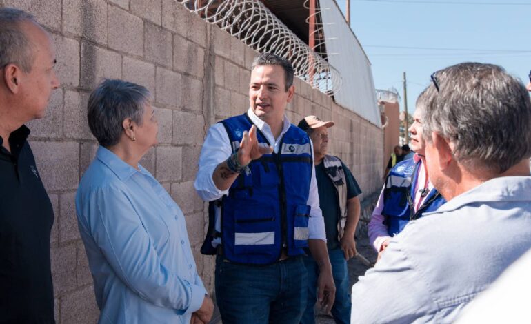  Realiza alcalde Marco Bonilla supervisión de pavimentación de calle Encino