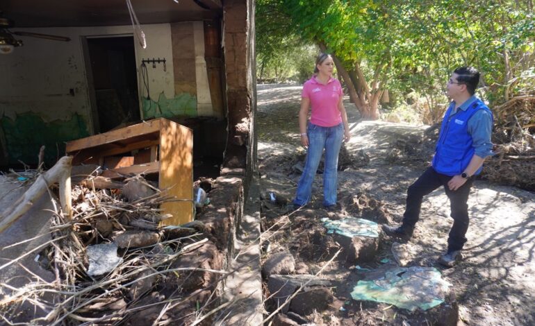  Reconoce Yesenia Reyes apoyo del Gobierno del Estado a familias afectadas por lluvias en el Distrito 01