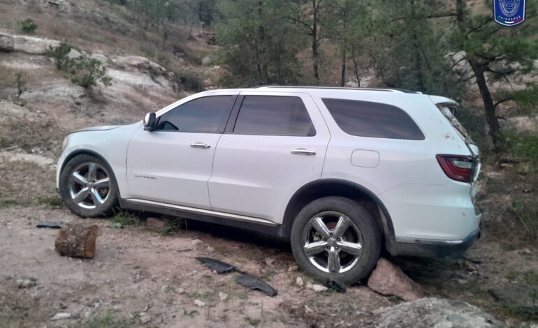  Localizan en brecha de Tomochi un vehículo robado en Juárez