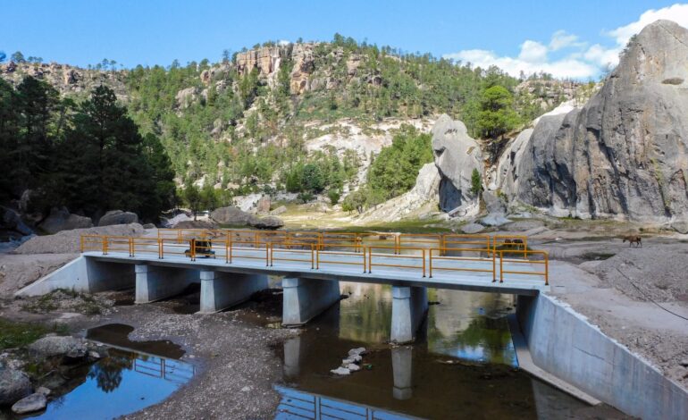  Avanza 65% construcción de puentes de acceso a la Cascada de Cusárare