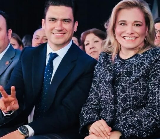  Banderazo en Fuerza Aérea-PAN saca las uñas por Maru-Tricolores a escena-Suspirantes azules