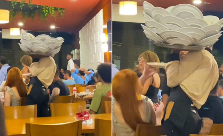  Mesero ‘equilibrista’ sorprende a comensales con sus destrezas