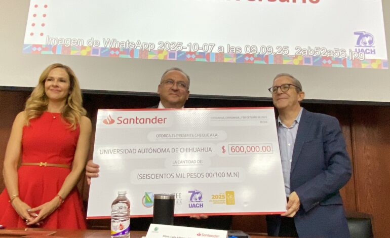  Entregan Becas Santander a la UACH; 49 alumnos se fueron de intercambio