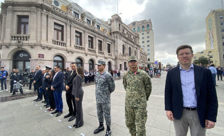  Realizan honores a la bandera por aniversario de la ciudad de Chihuahua
