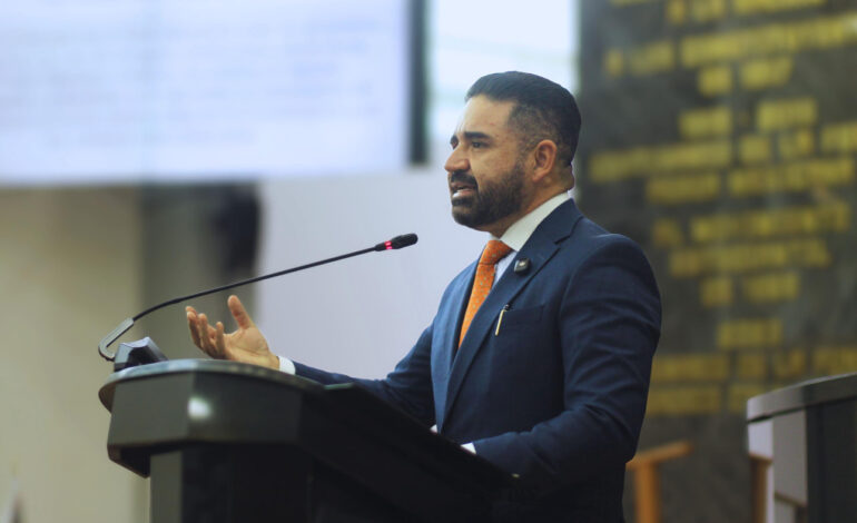 Gobierno de Morena vuelve a pisotear la ley al detener a Ubers en aeropuertos: Francisco Sánchez