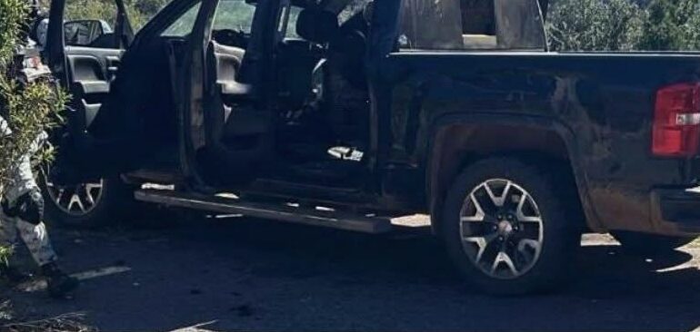  Hallan cuatro ejecutados a bordo de pick up en la carretera Parral-Guadalupe y Calvo