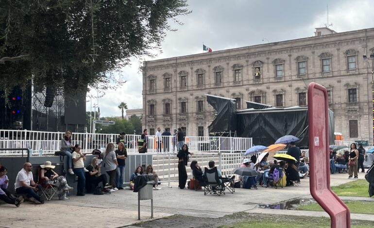  Hacen fila desde temprano para ver a Alejandro Sanz