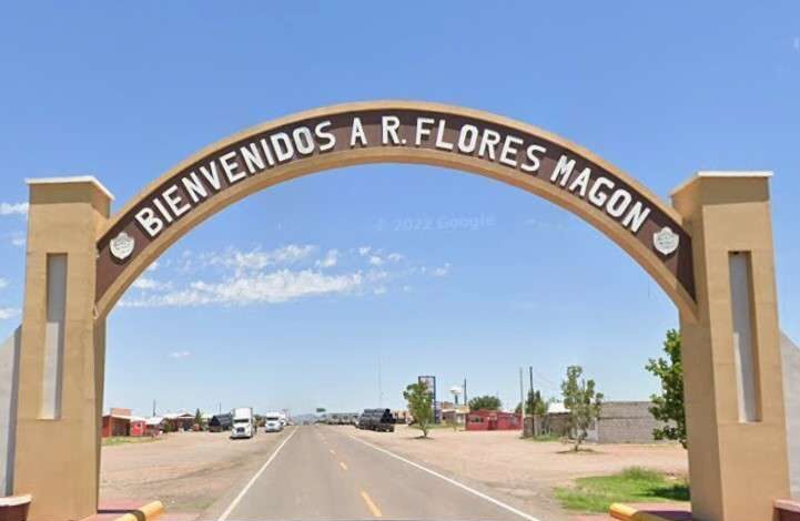  Policías se toparon con retén ilegal en Flores Magón, civiles traían trajes camuflados