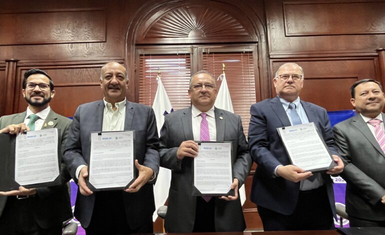  Firman convenio UACH y Función Pública; darán profesionalización a funcionarios