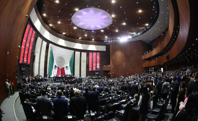  Próxima semana se aprobará Ley de Amparo, Miscelánea Fiscal y Ley de Ingresos: Monreal